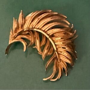 Vintage BSK Feather Brooch in Goldtone